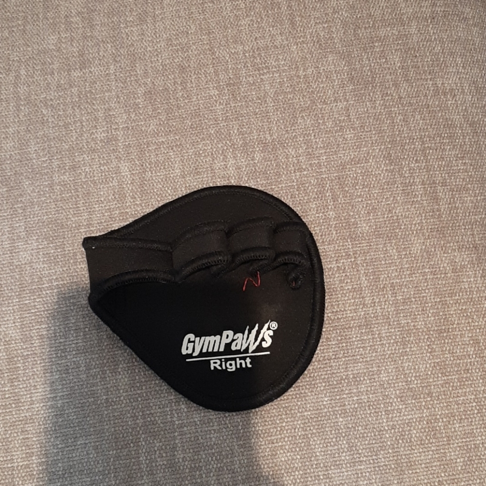 Gym Paws Right Handed Grip Glove
